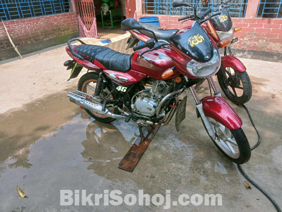 Bajaj discover 135